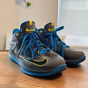 Nike Lebron 11 Low GS Dark Grey/Black photo blue yellow